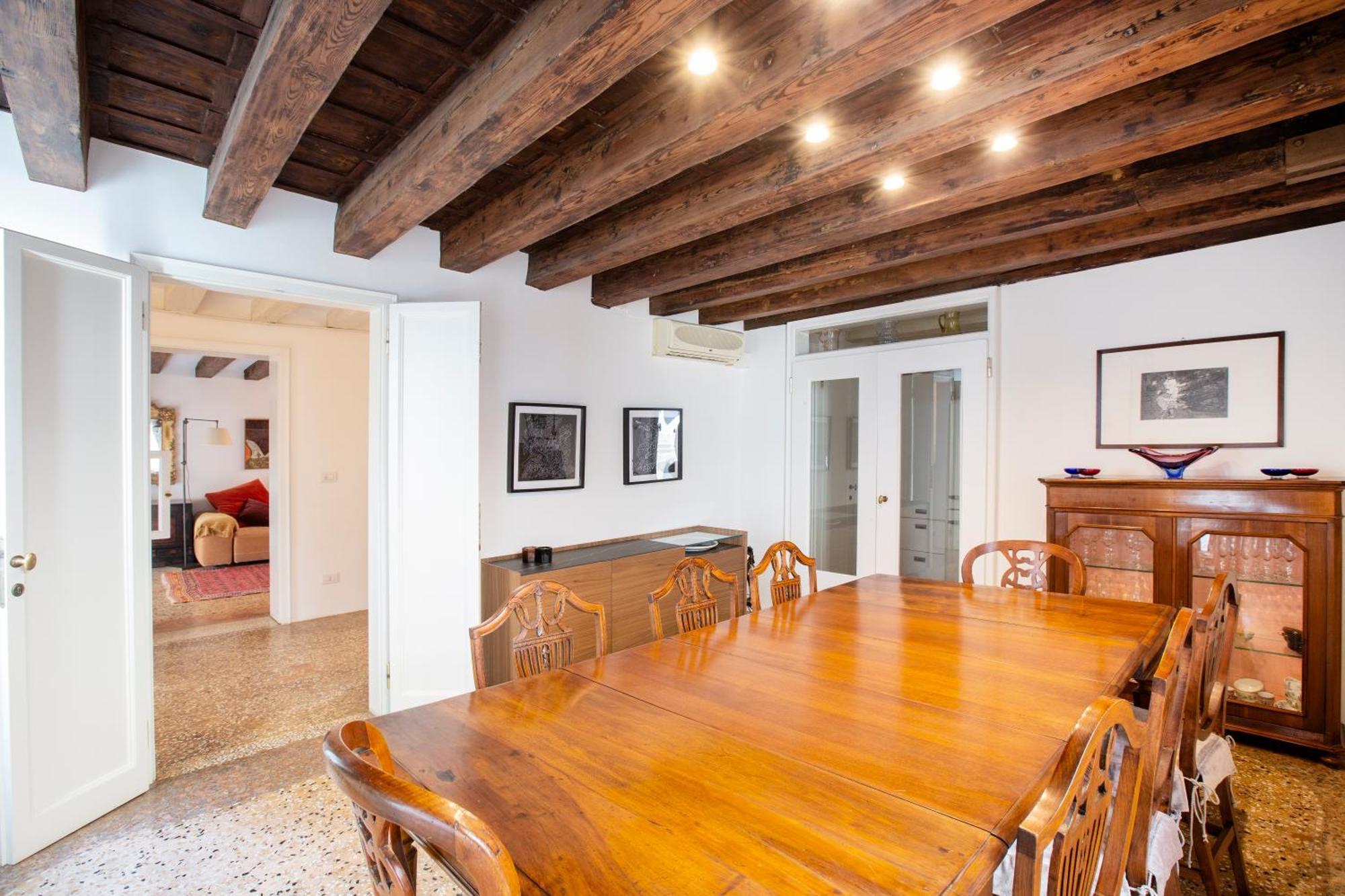 Gorgeous San Polo Apartment